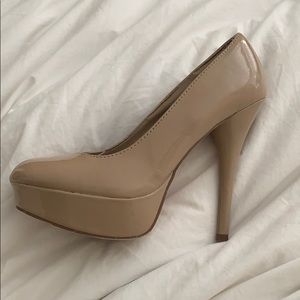 Patent leather nude platform heels